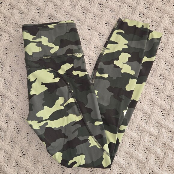 Lululemon Women's Fast Free High Rise Tight 25" Leggings Green Camo Size 4 - Picture 3 of 6